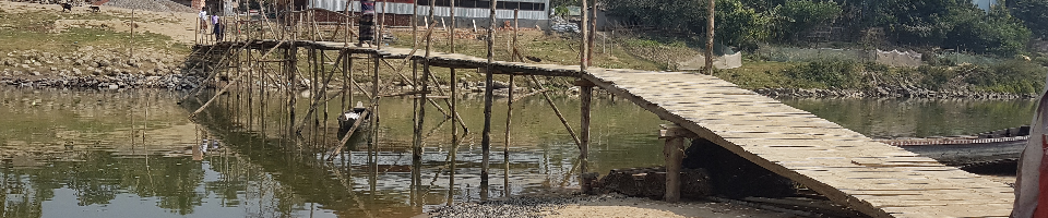সুরাজপুর-মানিকপুর মাতামুহুরী নদী উপর কাঠের সেতু
